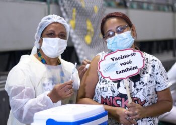 Manaus abre 50 pontos de vacinação contra a Covid nesta segunda