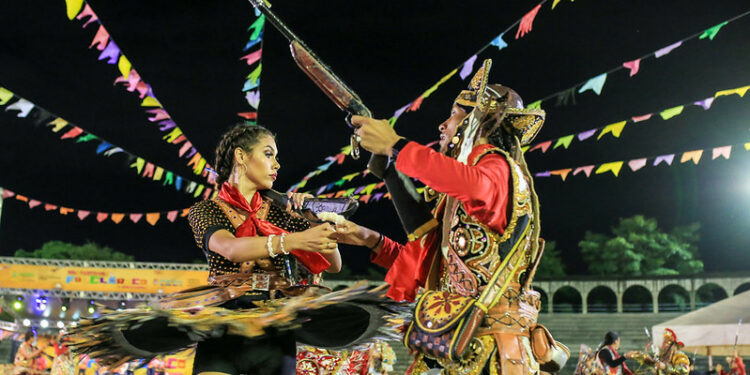 Partiu? Danças Nordestinas e Ciranda Encanto Cirandeiro na 5ª noite do Festival Folclórico