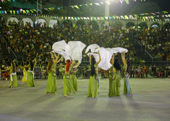 Festival Folclórico do Amazonas entra no sexto dia de apresentações e exalta a cultura popular