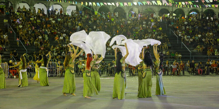 Festival Folclórico do Amazonas entra no sexto dia de apresentações e exalta a cultura popular