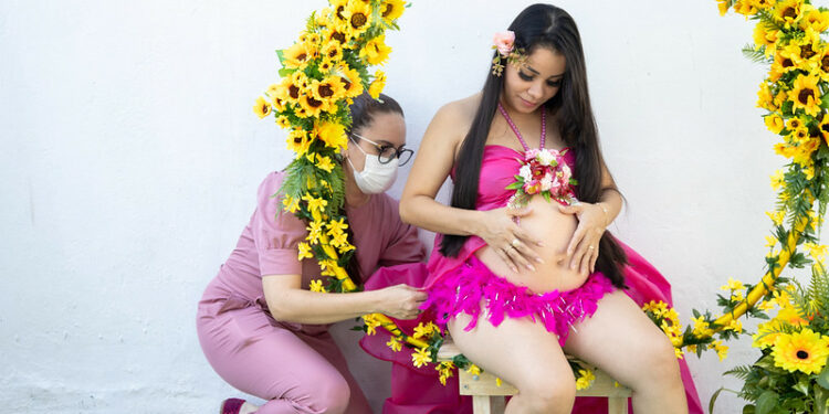 Como incentivo ao pré-natal, grávidas ganham ensaio fotográfico em Manaus