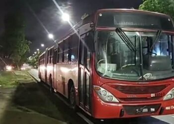 Terror no 640: grávida passa mal durante assalto em ônibus na Max Teixeira