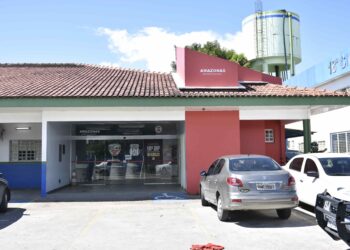 Mulher que se passava por servidora do CRAS para furtar objetos de residências é presa