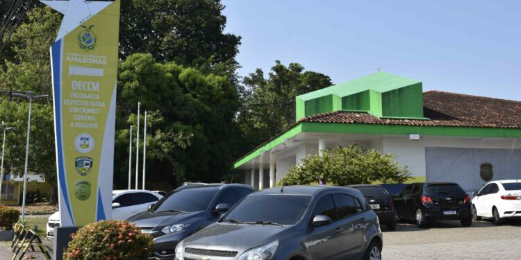 Pai não aceita orientação sexual da filha, faz ameaças e acaba preso em Manaus