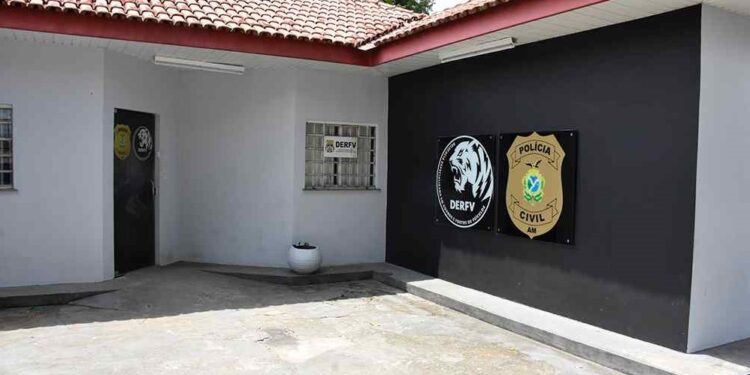 Falso casal especializado em roubar carros é preso em Manaus