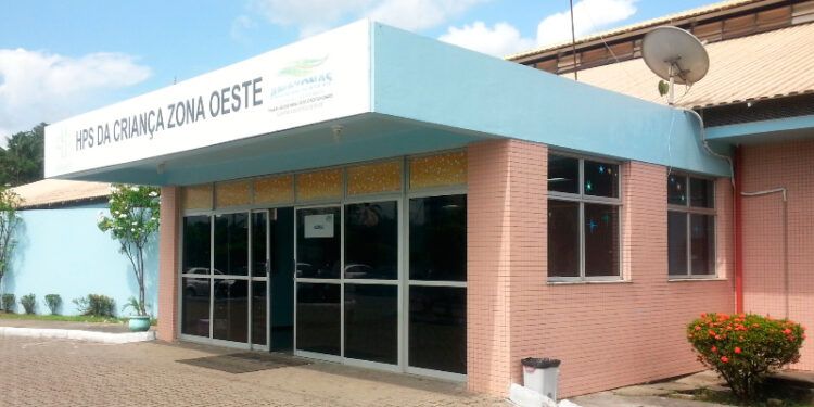 Menino de 4 anos está em coma e entubado em Manaus por suspeita de maus-tratos