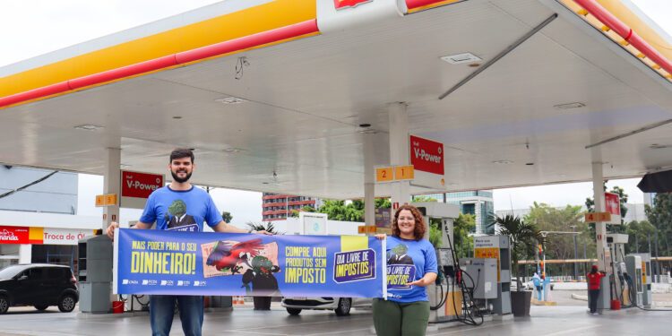 Distribuição de senhas para o abastecimento de gasolina a R$ 5,88 no ‘Dia Livre de Impostos’ inicia hoje (1º)