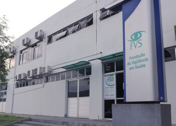Covid-19: FVS-RCP alerta para vacinação contra doença, que registrou aumento no AM