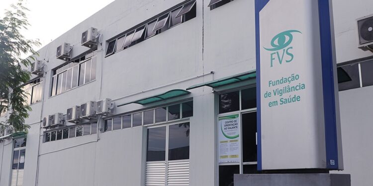 Covid-19: FVS-RCP alerta para vacinação contra doença, que registrou aumento no AM