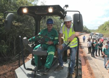Governador Wilson Lima determina retomada das obras de recuperação da AM-010