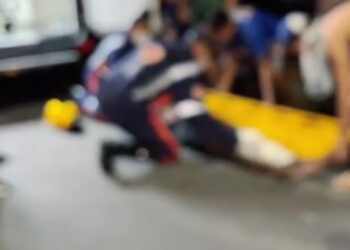 Homem é torturado a pauladas por traficantes e pede ajuda de populares em Manaus