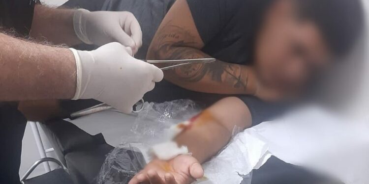 Jovem é baleado no bairro São Jorge após ter o celular roubado por ladrão