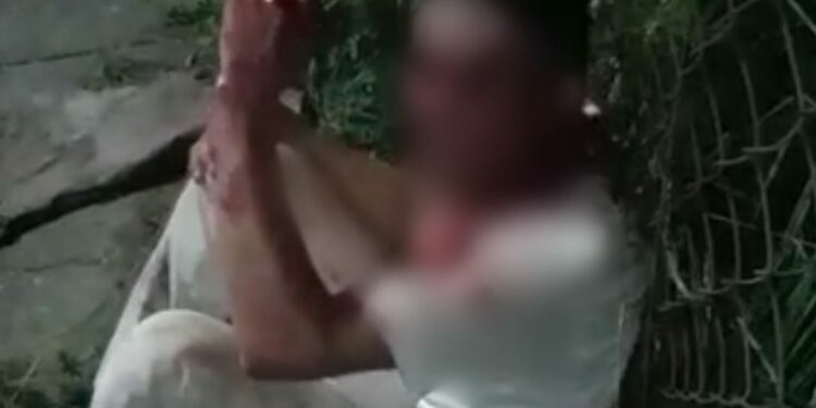 Vídeo: ‘Tá roubando a igreja’, dizem moradores ao espancarem ladrão do Santa Etelvina