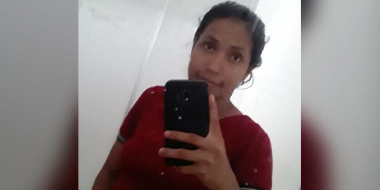 Mulher desaparece de casa misteriosamente com a filha e deixa família em desespero em Manaus