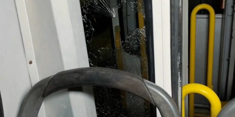 Motorista da linha 026 fica com a vida na mira de uma arma durante assalto em Manaus