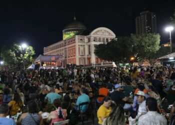 Tacacá na Bossa arrasta multidão para o Largo de São Sebastião