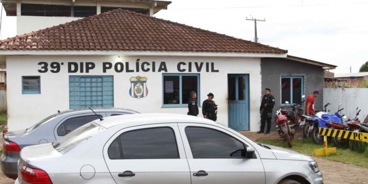 Homem é preso dentro de fórum suspeito de estuprar adolescentes no AM