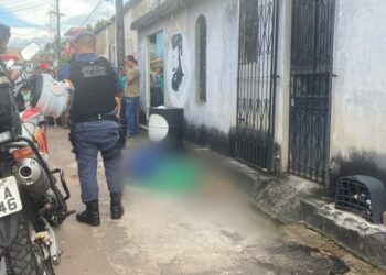 Barbeiro é executado em frente do trabalho com 14 tiros pelo corpo, na Compensa 2