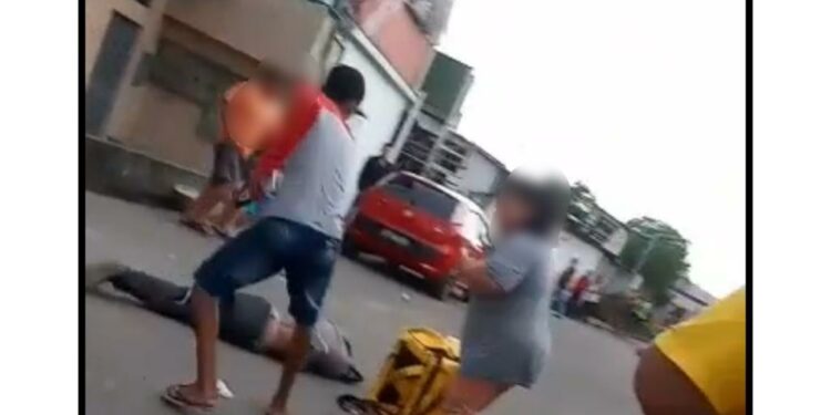 Justiceiro não perdoa e mata suspeito de assalto no meio da rua em Manaus