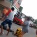 Justiceiro não perdoa e mata suspeito de assalto no meio da rua em Manaus