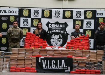 Telesé! Polícia apreende 1 tonelada de cocaína, avaliada em R$17 milhões, no AM