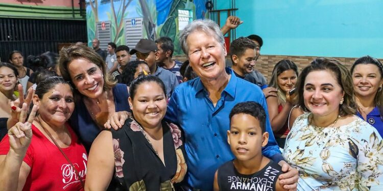 ‘Parente dos amazonenses’, Arthur Neto visita o Jorge Teixeira e tem recepção festiva no bairro que fundou