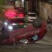 Carro capota na ladeira e deixa cinco pessoas feridas em Flores