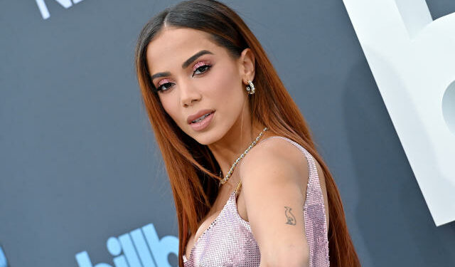Anitta chama Bolsonaro de ‘Voldemort’ e diz que ainda não decidiu sobre voto