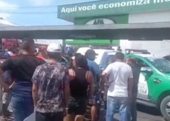 Assaltantes de ônibus levam surra de populares no Jorge Teixeira