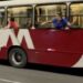 Desesperados e com medo do pior, passageiros gritam por socorro durante assalto no 442, em Manaus