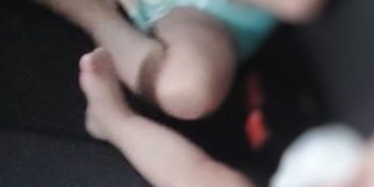 Mãe abandona três filhas bebês no quintal de casa na Zona Leste de Manaus