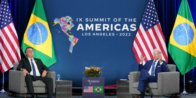 Biden pergunta a Bolsonaro se ele aceita pagamento para não desmatar a Amazônia: ‘estou ansioso para saber’