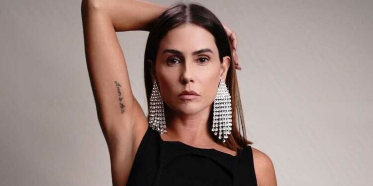 Olha ela! Deborah Secco confirma presença no Festival de Parintins 2022: ‘Tô chegando’