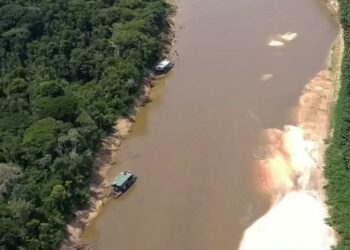 Outra embarcação é encontrada em área onde ocorrem as buscas por indigenista e jornalista