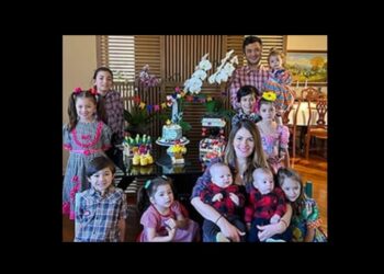 Mãe de 10 filhos, mulher abre curso chamado “Maternidade Leve”