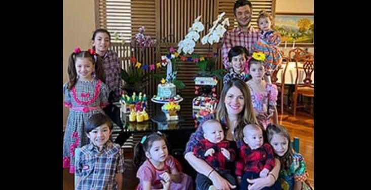 Mãe de 10 filhos, mulher abre curso chamado “Maternidade Leve”
