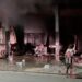 Oficina mecânica é destruída por fogo na Compensa