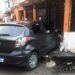 Distribuidora tem a frente destruída por dois carros e idoso de 63 anos fica ferido