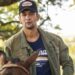 Irandhir Santos cai do cavalo e é afastado de Pantanal por precisar de cirurgia