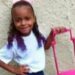 Menina de 4 anos é baleada na cabeça quando comprava pipoca com a mãe