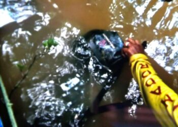 Mochila com notebook é encontrada por Bombeiros em área de buscas dos desaparecidos