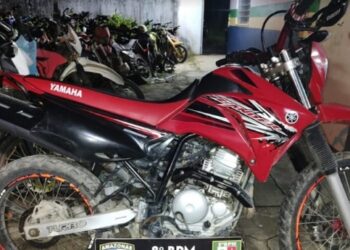 Casal de novinhos é preso após espancar vítima para roubar motocicleta no AM