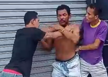 Vídeo: Suspeito de roubar casas no Grande Vitória é pego por moradores que se vingam