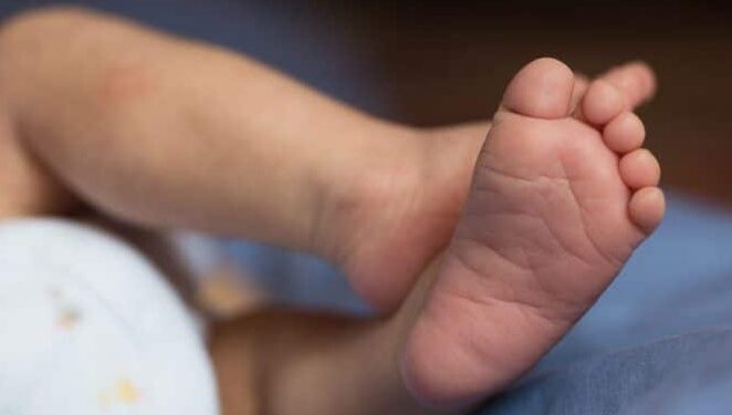 Bebê de 2 meses morre engasgada com leite materno em Manaus