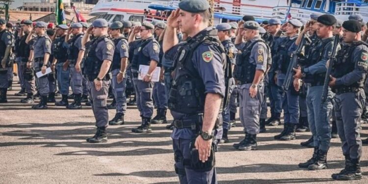 Efetivo com 500 policiais desembarca em Parintins e reforça segurança no festival
