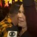 Tava pulando a cerca? Homem esconde o rosto ao dançar com mulher e aparecer em reportagem; vídeo