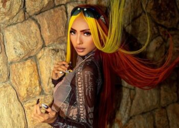 Ruivinha de Marte aparece na Globo fazendo ‘publi’ para a Coca-Cola: ‘Nunca imaginei!’