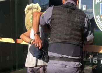 Compensa: Venezuelano é preso após ser flagrado aliciando neta de 5 anos