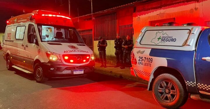 Homem trava luta e acaba baleado dentro de casa, no Zumbi; mãe o encontrou agonizando