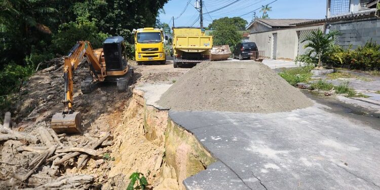 Para conter erosão, rip-rap é implantado no conjunto Jardim Primavera
